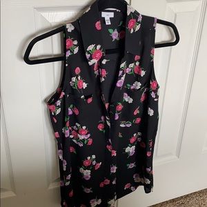 Casual sleeveless button down blouse